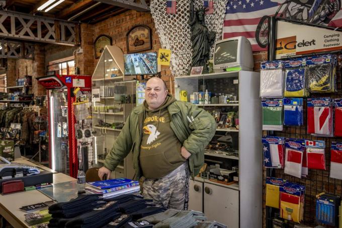 Stefaan Debackere, steevast gehuld in kleren uit ‘zijn’ shop, is zot van alles wat naar de VS hint.