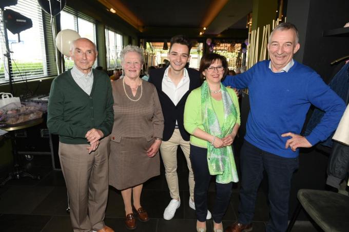 Etienne Forêt (Kluisbergen), Jeannine Lefevere (Kluisbergen), Thomas Julian, Marleen Forêt (Zwevegem) en Stefaan Weedaege (Zwevegem).