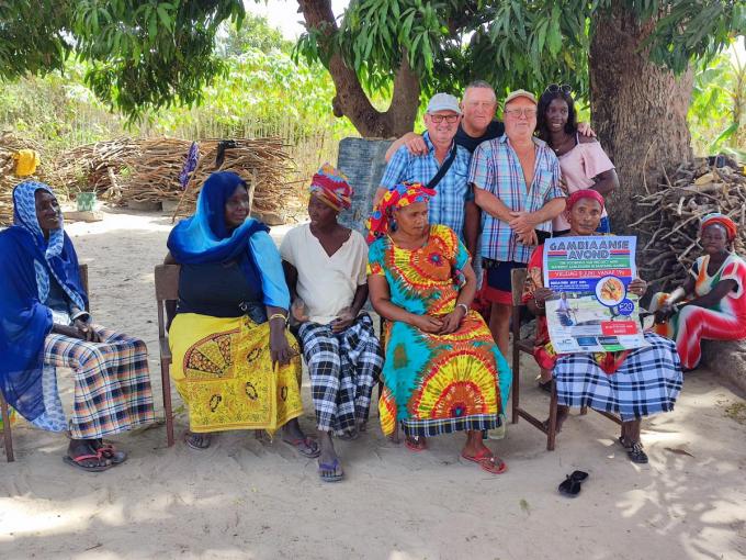 Roland tijdens een bezoek in Sanyang. (gf)