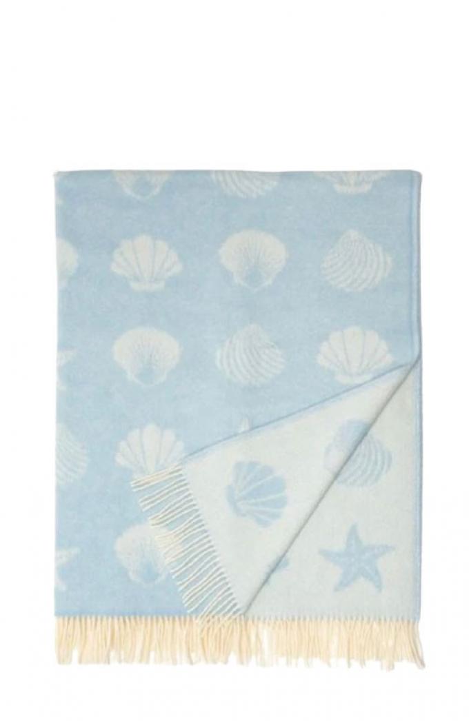 Babyblauwe wollen plaid met schelpmotief en franjes (190 x 130 cm)