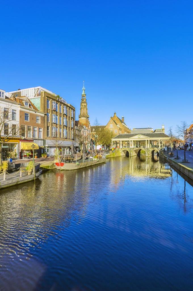 Water speelt de hoofdrol in het oude stadscentrum van Leiden. (foto Getty)