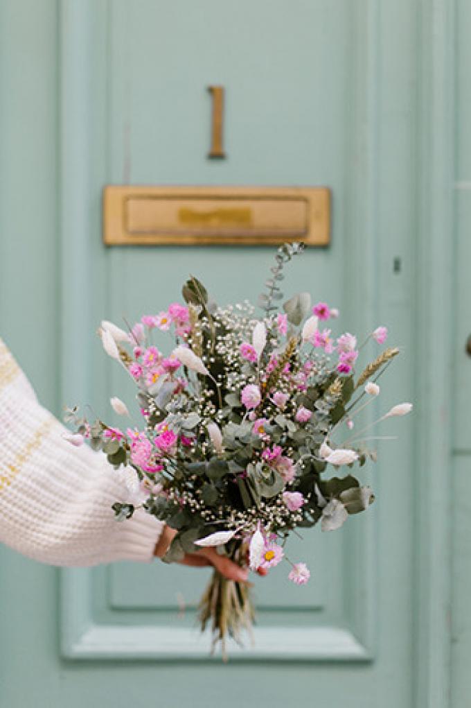 Un atelier de confection de bouquets