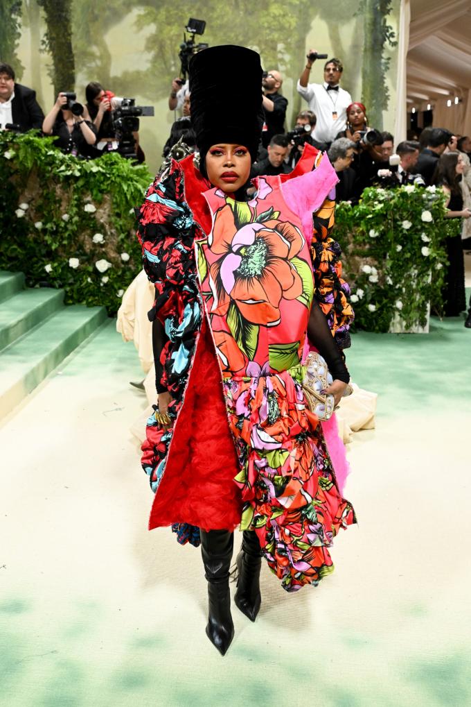 Erykah Badu in Comme des Garçons