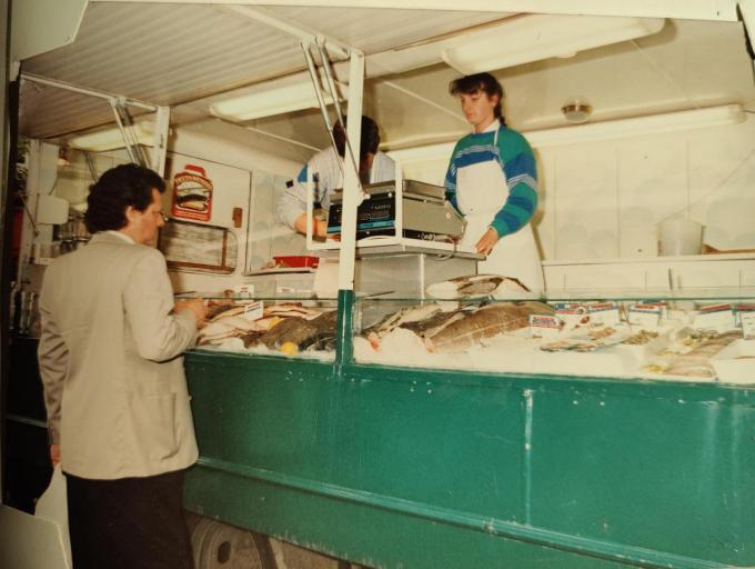 Voor Romeo begon het allemaal met een diepgewortelde familietraditie in de visserij. Deze foto dateert van 1988.