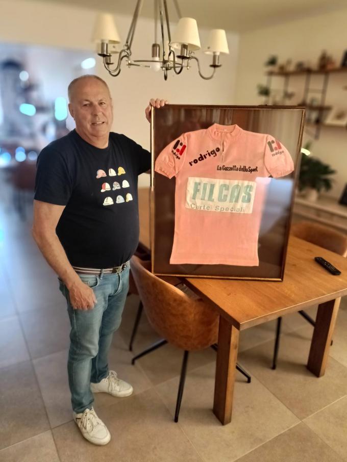Wilfried Reybrouck met één van zijn twee roze truien uit de Giro van 1974.