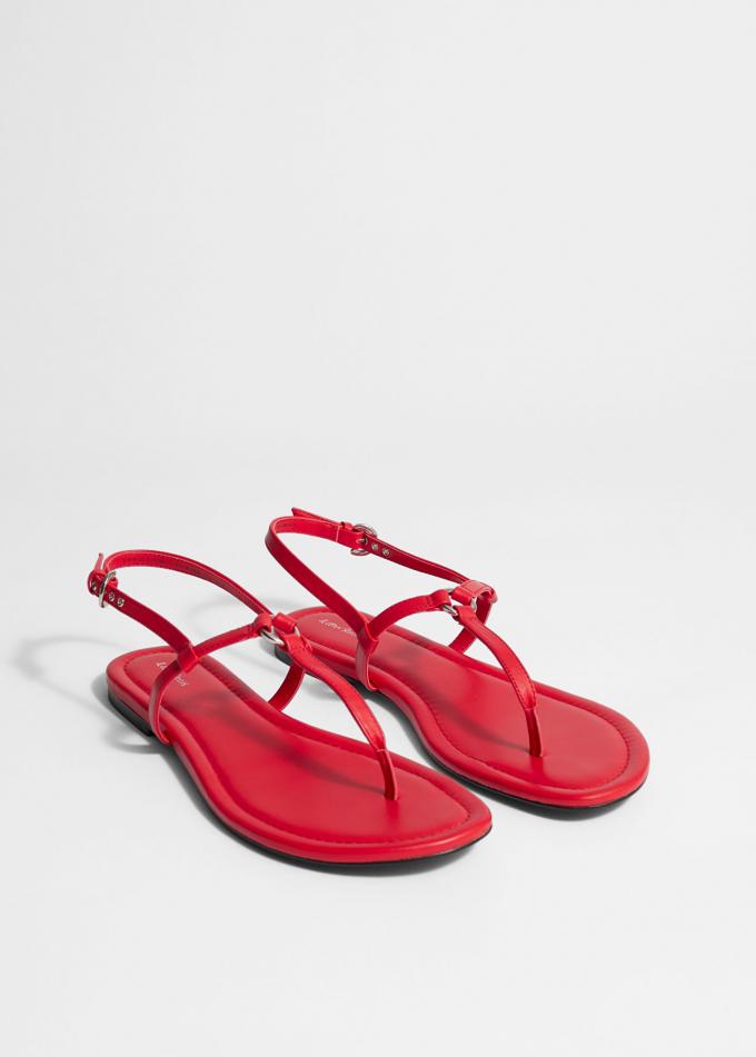 Rode sandalen 