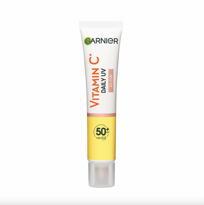 Fluide anti-taches SkinActive Vitamin C Daily UV Glow 