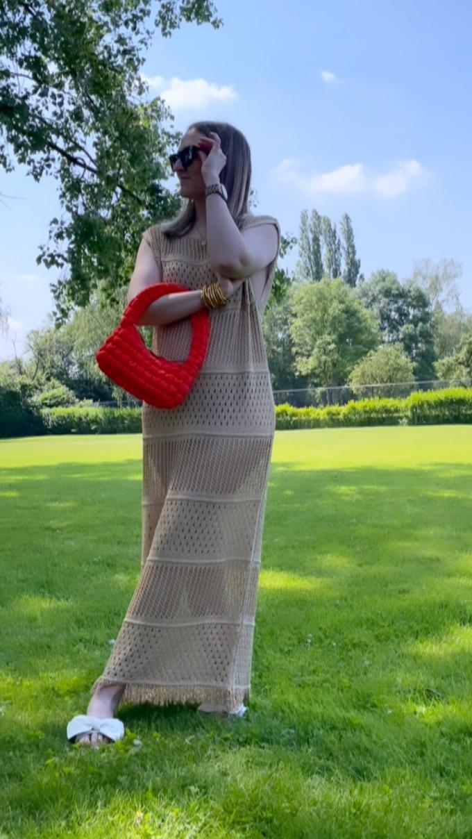 ☀️ = robe à crochet avec des franges