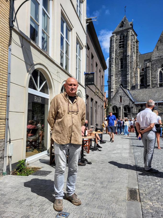 Stefaan François, gewezen uitbater van café In De Wolken (huidige Wijnboutique Ernest)