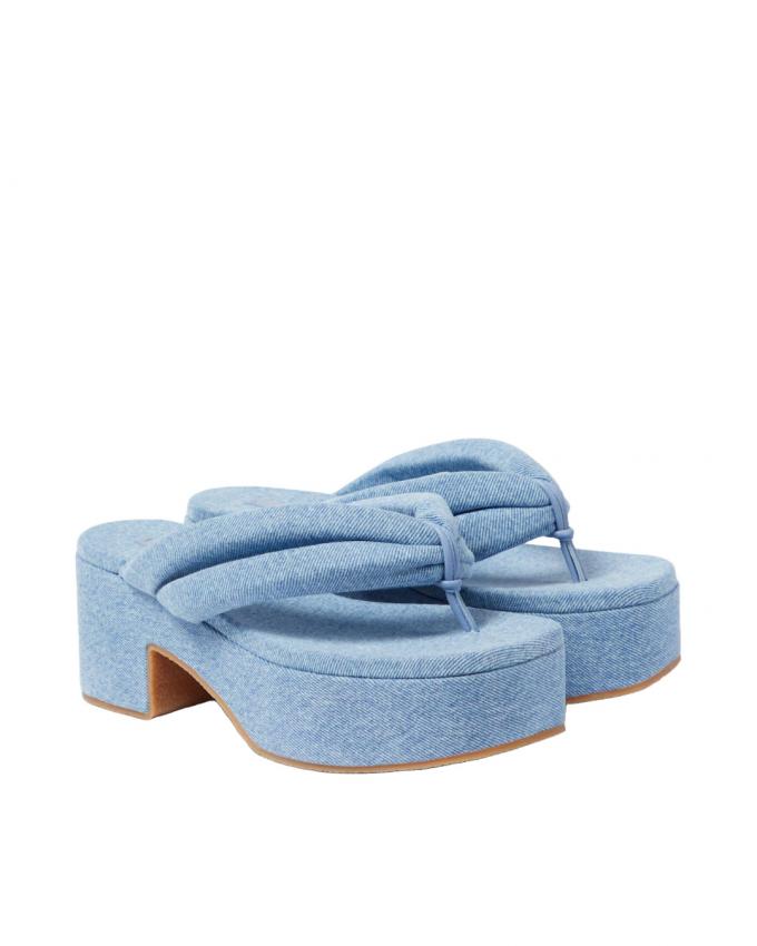 Platform slippers in denim
