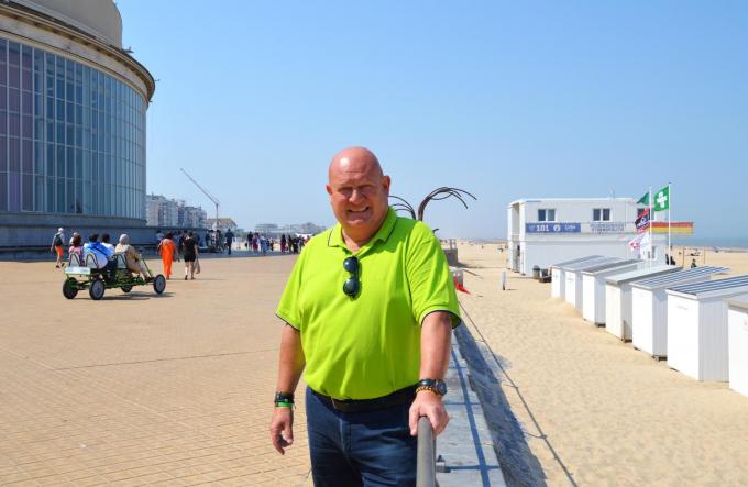 Vincent Drouard leidt het strandgebeuren in goede banen.