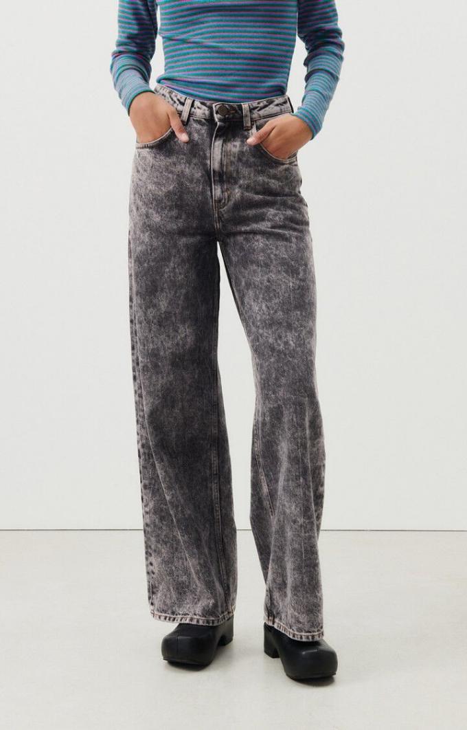 Le jeans flare gris