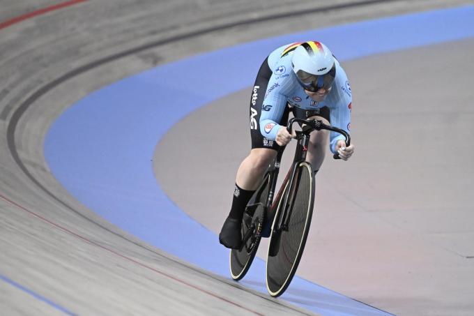 Nicky Degrendele in actie tijdens het voorbije EK baanwielrennen in Apeldoorn. “In Parijs ga ik gewoon keihard op de pedalen stampen en vooral ook genieten.”