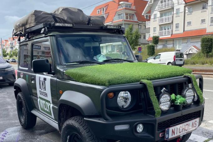 Het koppel koos om de wagen aan te kleden in het thema rond Nonkels.