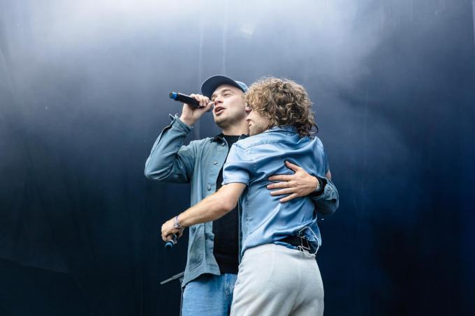 Brihang vervoegde Compact Disk Dummies op het podium van Cactusfestival.