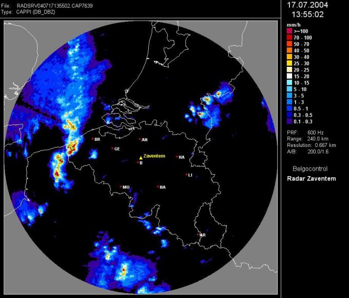 Een radarbeeld van de storm op 17 juli 2004.