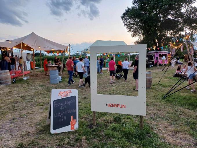 Op en top festivalgevoel in Roesbrugge tijdens IJzerfun.