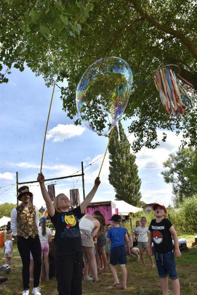 Op en top festivalgevoel in Roesbrugge tijdens IJzerfun.