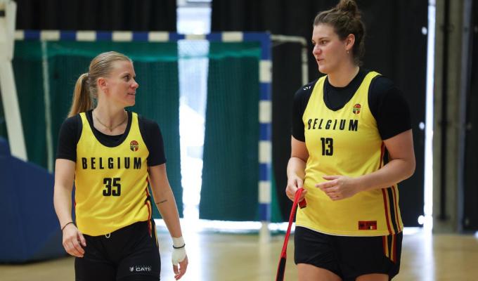 Kyara Linskens, samen met Julie Vanloo tijdens de voorbereiding richting Olympische Spelen. “We vullen elkaar goed aan en kunnen elkaar ook zaken toevertrouwen die niets met basket te maken hebben. Dat is heel veel waard. Dat ik de Spelen met Julie aan mijn zijde mag beleven, is fantastisch.”