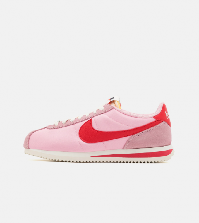 Roze Nike Cortez