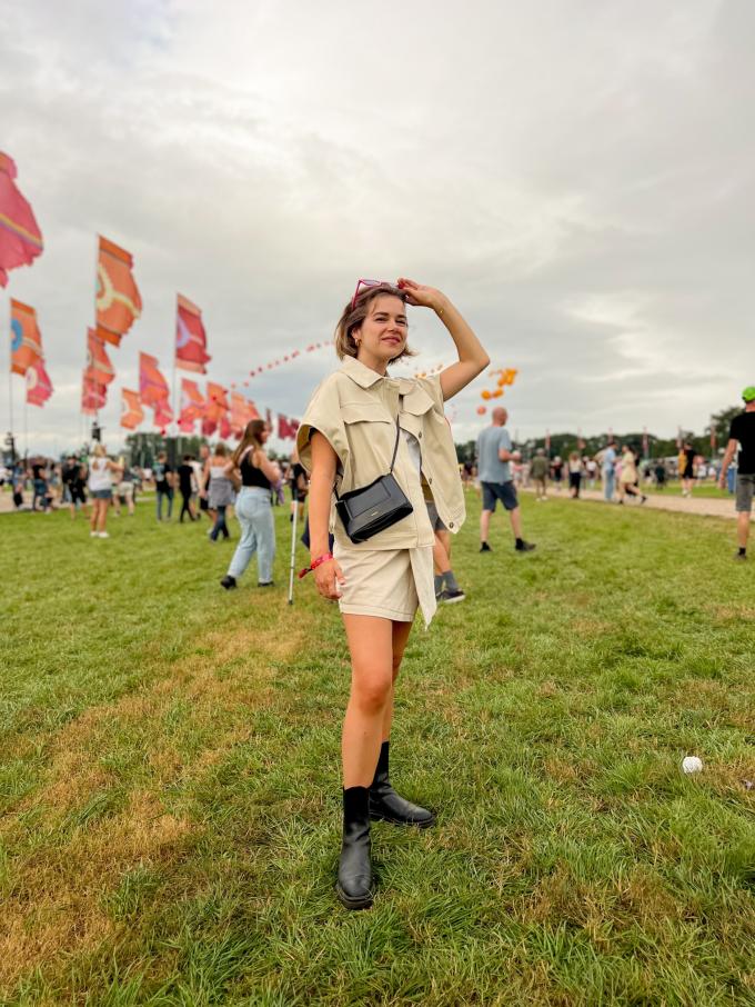 De festivaltrend: mouwloze trench