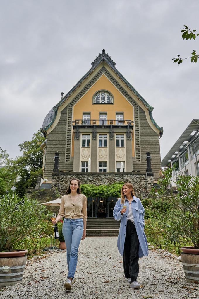 In deze prachtige jugendstil-villa uit 1904 kan je lokale wijntjes ontdekken. (foto Florian Trykowski)