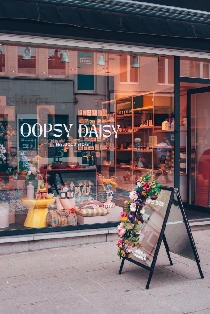 Oopsy Daisy is gelegen in de Lange Steenstraat 14