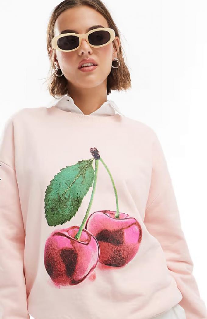 Lichtroze sweater met kersjes 