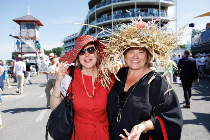 Sonja Dellon uit Molenbeek (rechts), met een vriendin.