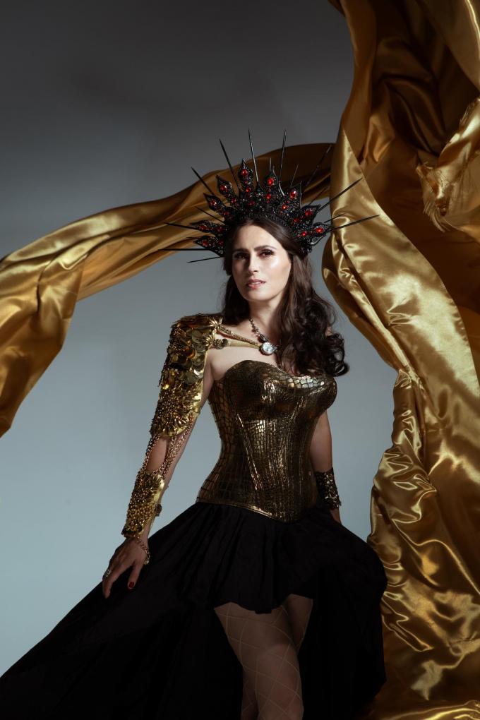 Sharon, zangeres van Within Temptation