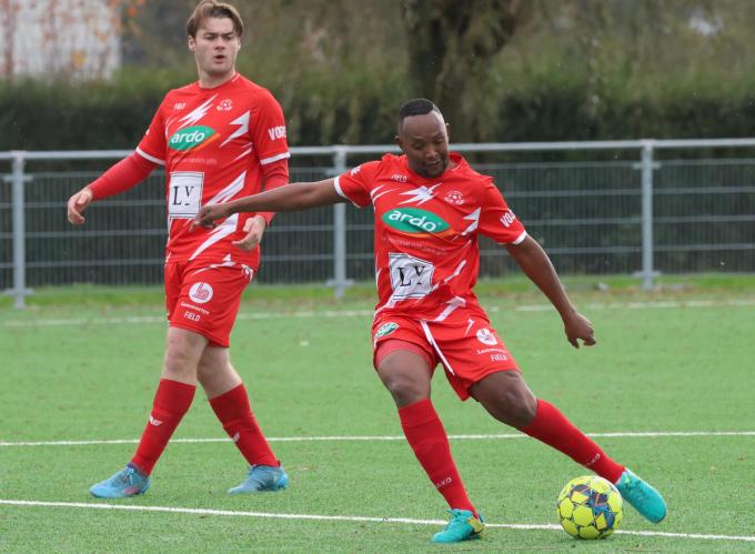 Vusumuzi Nyoni is 40 jaar, maar staat nog steeds in de basis bij KVC Ardooie.