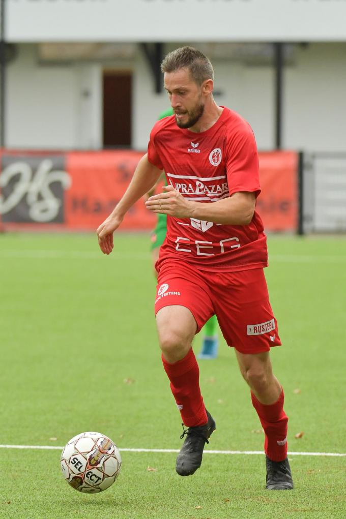 Benjamin Lutun, hier nog in actie bij zijn ex-club FC Gullegem. (foto VDB)