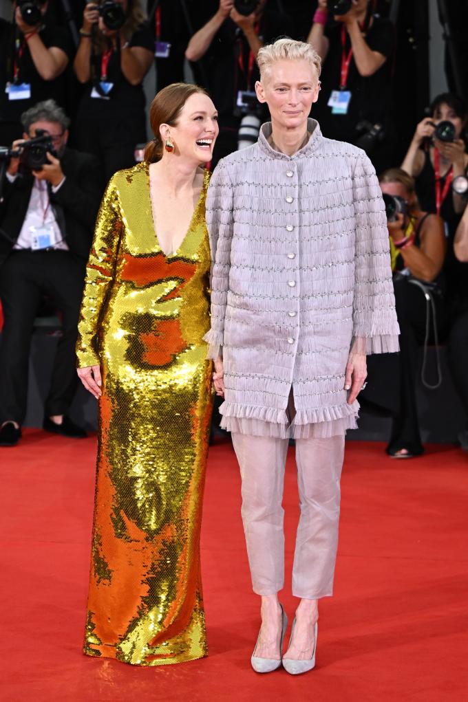 Julianne Moore in Bottega Veneta en Tilda Swinton in Chanel