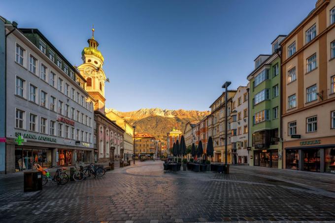 Het is heerlijk struinen door Innsbruck. (foto Innsbruck Tourismus/Markus Mair)