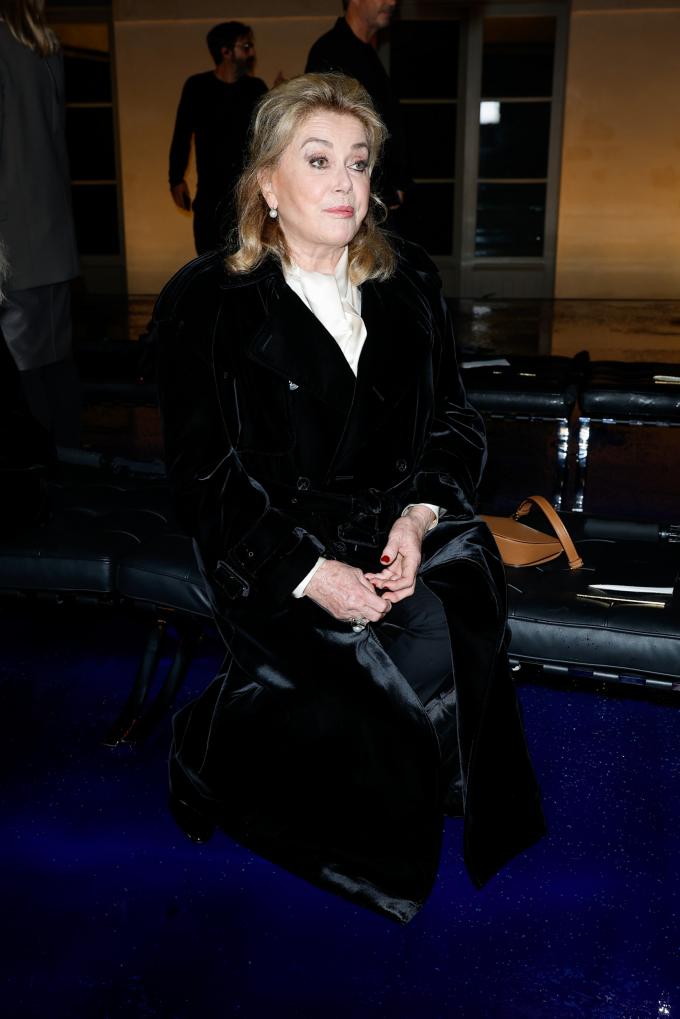 Catherine Deneuve bij Saint Laurent