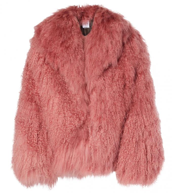 Veste fluffy en peau de mouton The Attico, €3.600