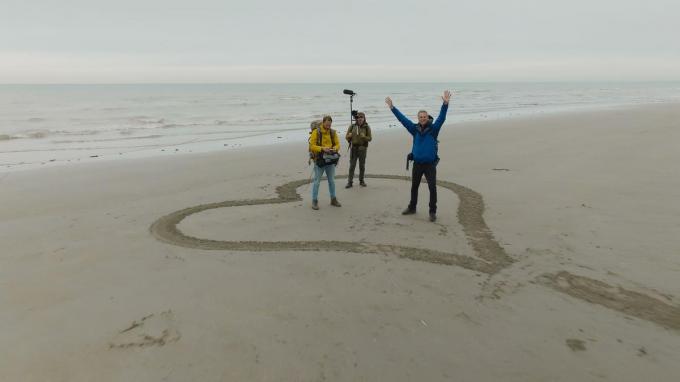 Eindigen doet het gezelschap in De Panne.