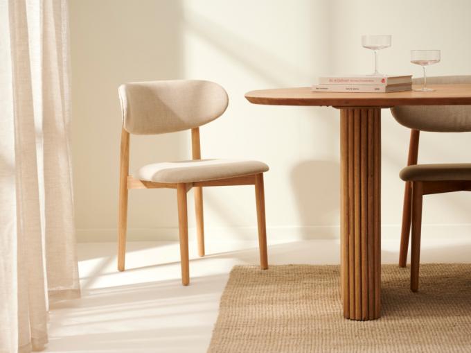 Beige eetkamerstoelen ‘Falco’ (78 x 55 x 51 cm)