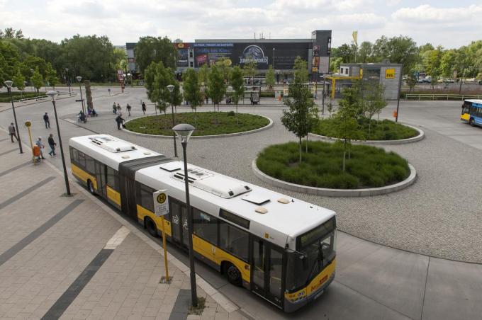 Voorbeeld van een gelede bus. Dit is voor alle duidelijkheid niet het soort bus dat er in Kortrijk zou komen. (ANP/Erik-Jan Ouwerkerk)