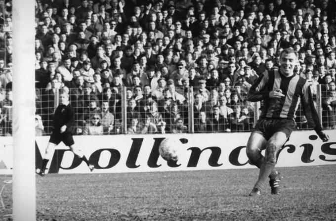 Raoul Lambert in 1971 als spits van Club Brugge.