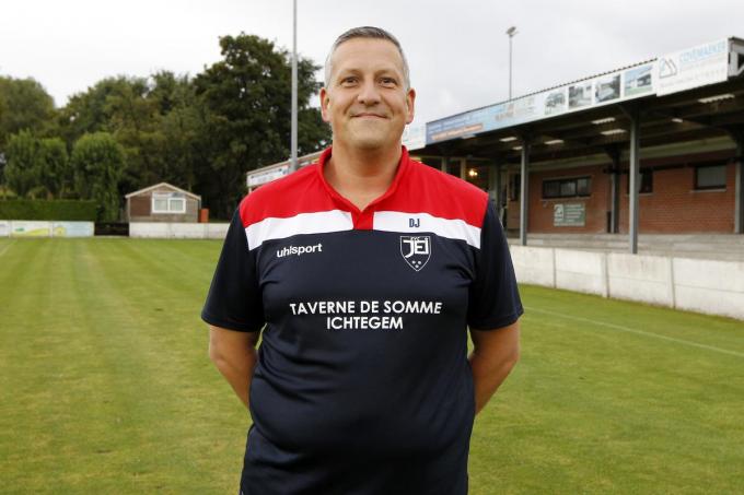 “We zijn vier keer gestart met een minuut stilte. Zoiets kruipt in de hoofden”, beseft trainer Dominic Janssens. (foto Coghe)