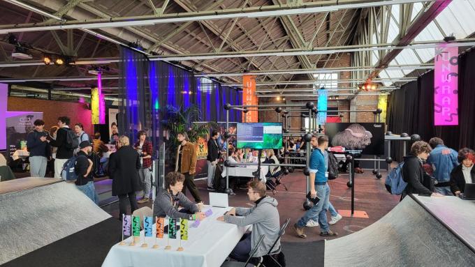 Tijdens de UNWRAP Career Fair trekt UNWRAP recruiters, studenten en werkzoekenden aan uit de entertainmentsector om talent te koppelen aan het groeiend internationaal netwerk