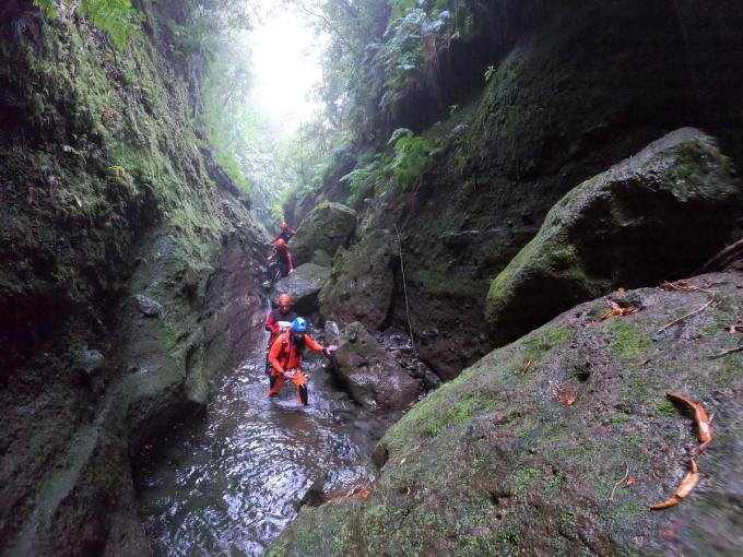 Door het vulkanisch en bergachtig landschap bieden de talrijke canyons op Madeira net dat tikkeltje extra. (foto MF)