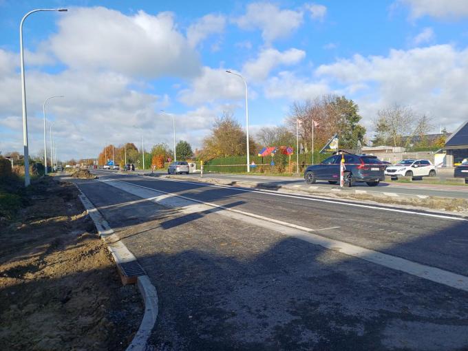 Vanuit de Klijtstraat kun je straks links de Rijksweg op rijden, maar daarbij moet je wel het dubbelrichtingsfietspad dwarsen.