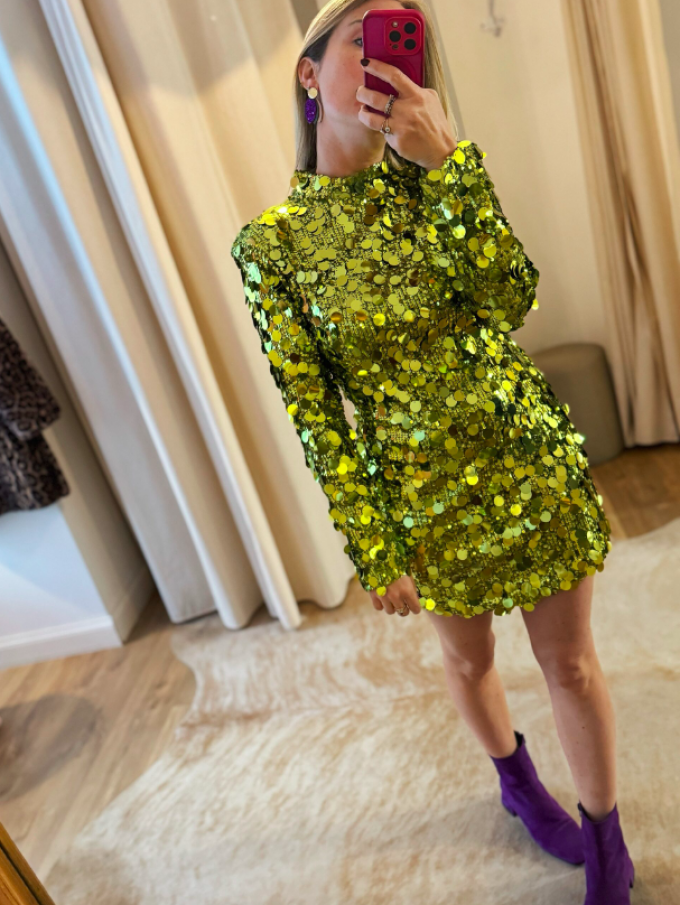 Robe verte à sequins 