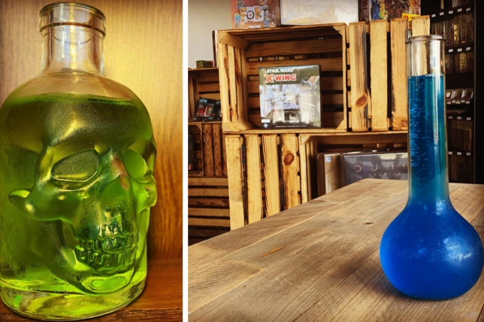 In Crafty Potions kan je verschillende “toverdrankjes” bestellen, zoals de gin tonic Venom en een mana potion.