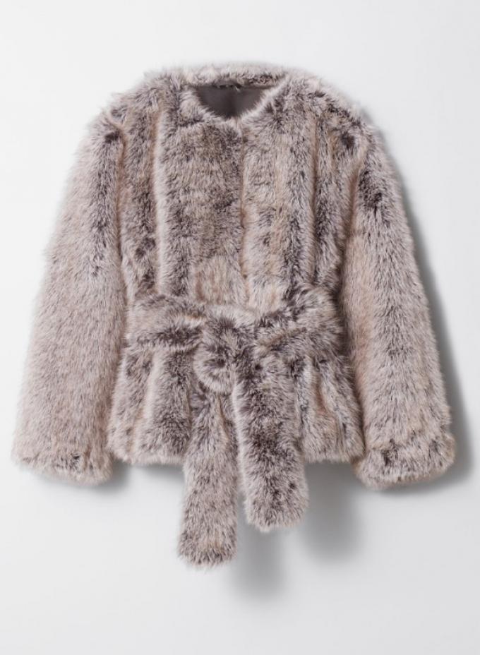 Kort faux fur jasje met riem