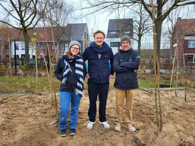 Janne Tjampens, Maxim Veys (nieuwe schepen van Natuur, Klimaat en Biodiversiteit) en Stijn Vandamme.