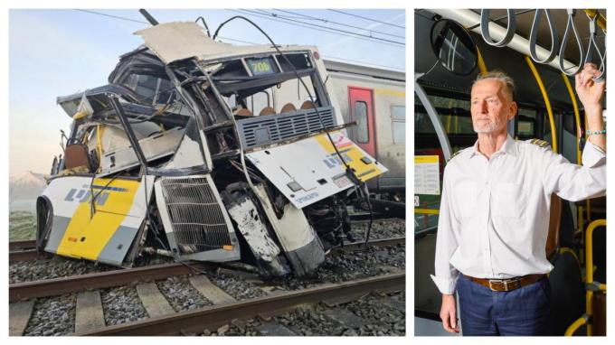 De bus brak in tweeën na de aanrijding. Rechts: Jerko Tipuric.