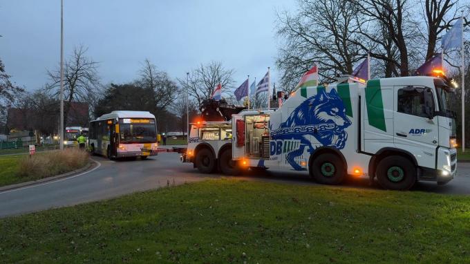 De aanrijding gebeurde op de drukke Unescorotonde vlakbij het station.